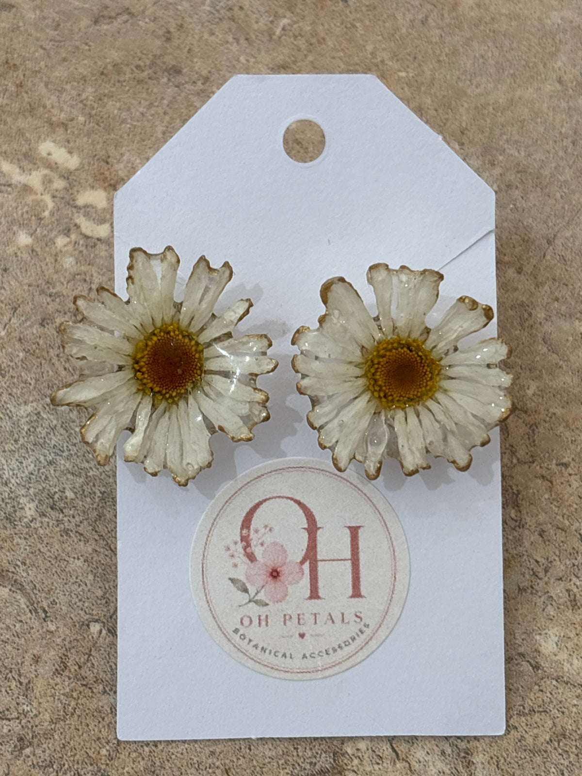 Oh Petals Petite Daisy Earrings